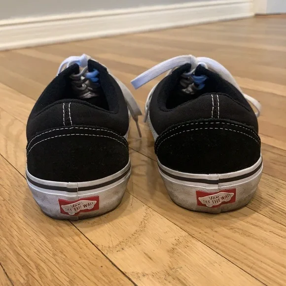 Like New Vans Low Pro Black & White Classics Mens 9.5 - Picture 4 of 7